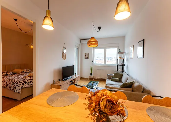 Flexible Selfcheckins 129 - Zagreb - Garage - Loggia