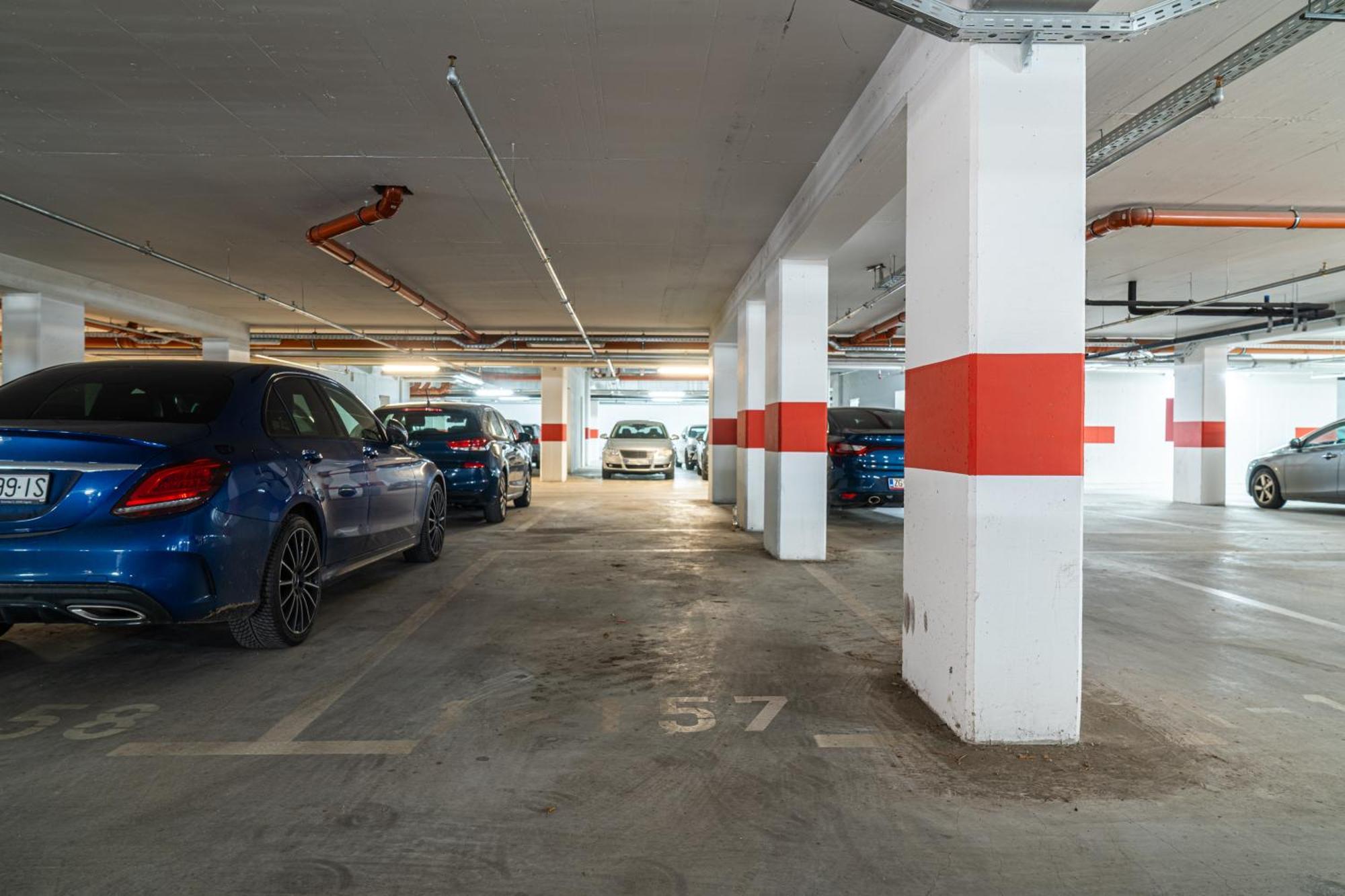 Flexible Selfcheckins 129 - - Garage - Loggia * Záhřeb
